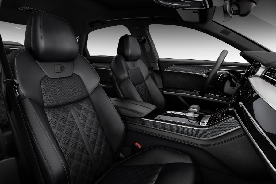 Интерьер Audi S8 (D5) 2019 года  (WW) (фото 20 из 45)
